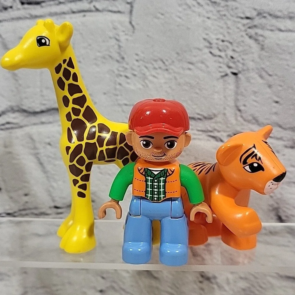 Lego Duplo Figures Lot Of 3 Man Hunter Zoo Keeper Jungle Animals Giraffe Tiger